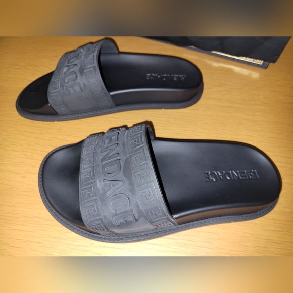 FENDACE Black Slides w37 FENDI X VERSACE collaboration - Picture 5 of 15